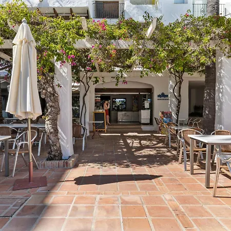La Alcazaba Puerto Banus * Marbellac